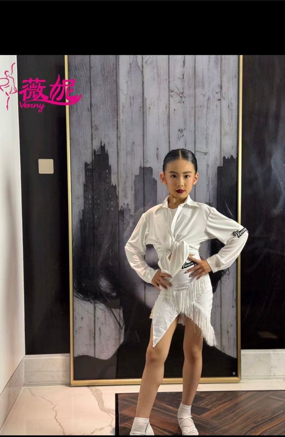 Modello gonna +camicia white