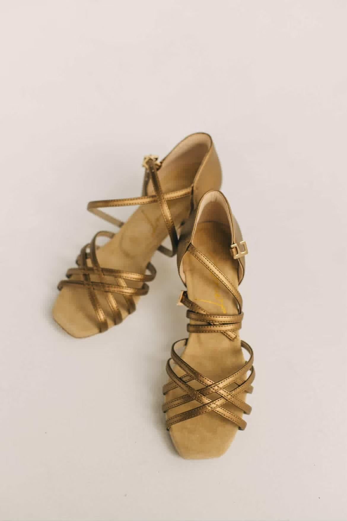 Shoes five belts